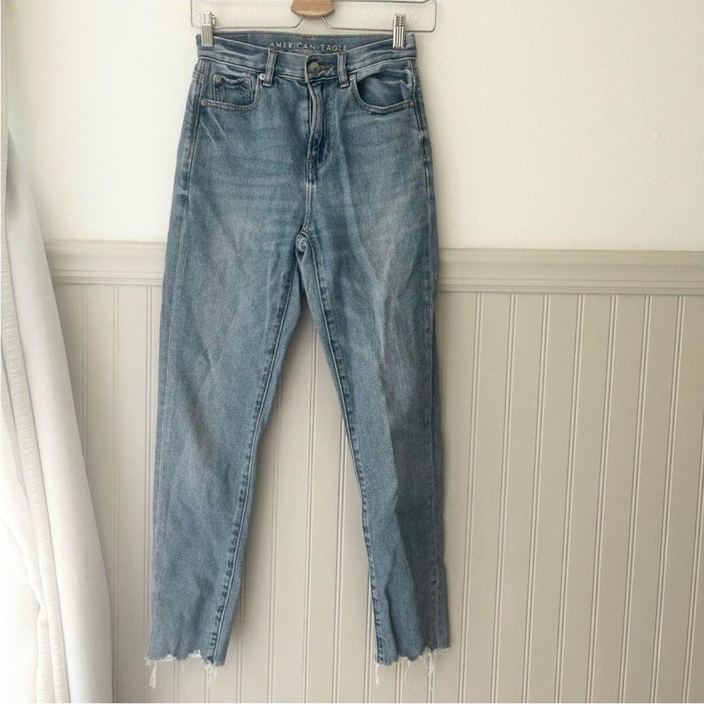 American Eagle Outfitters 00R Mom Jean High Rise Light Blue Ankle Jeans